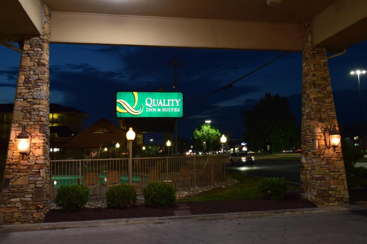 Quality Inn & Suites At Dollywood Lane Pigeon Forge Exterior photo